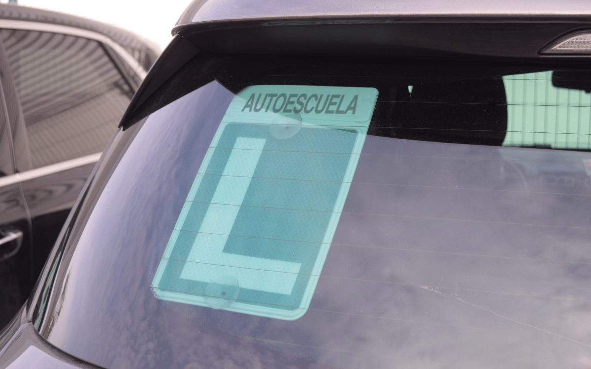 Requisitos para canjear el carnet de conducir en España explicados en una guía